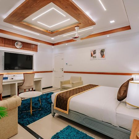 Excellency Airport Hotel Коччи Экстерьер фото